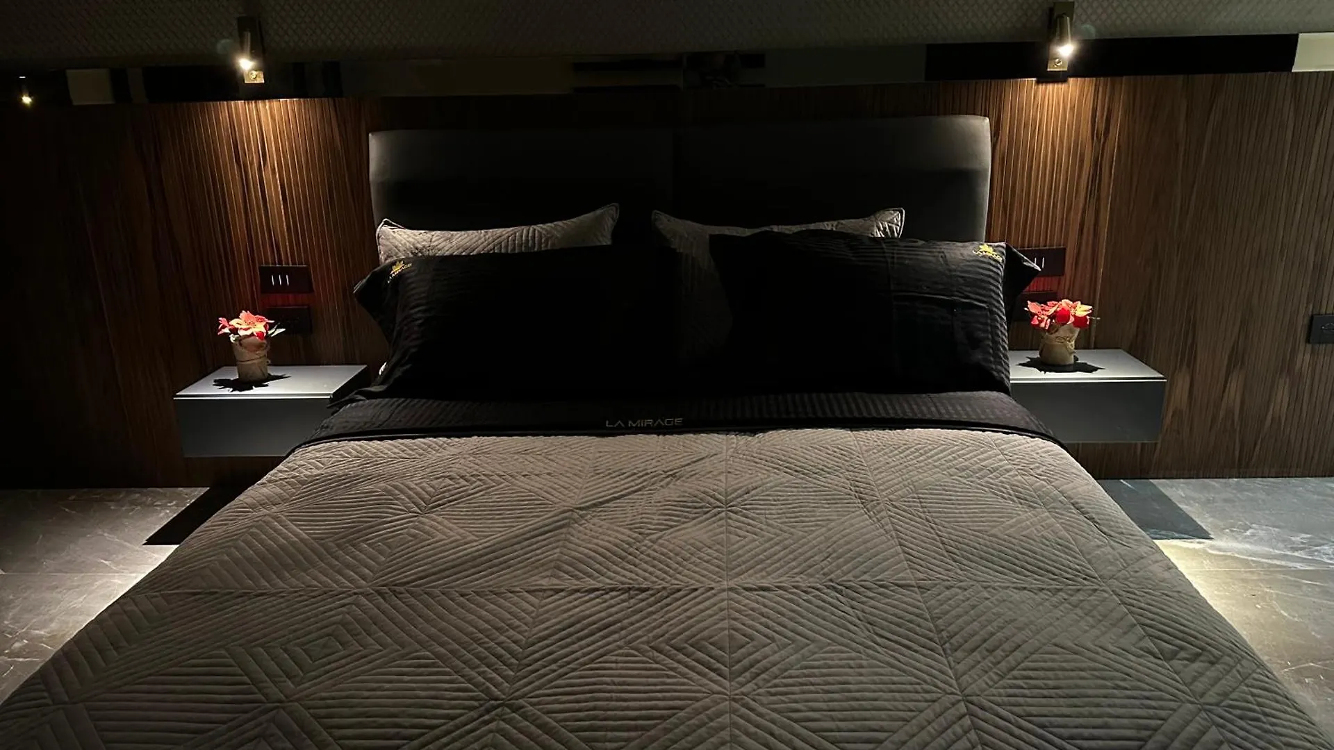 La Mirage Suites & Apartments تيرانا