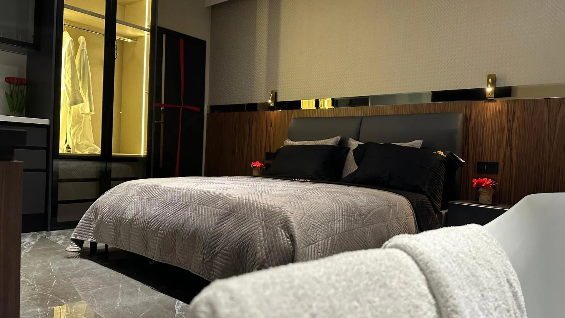La Mirage Suites & Apartments Tirana