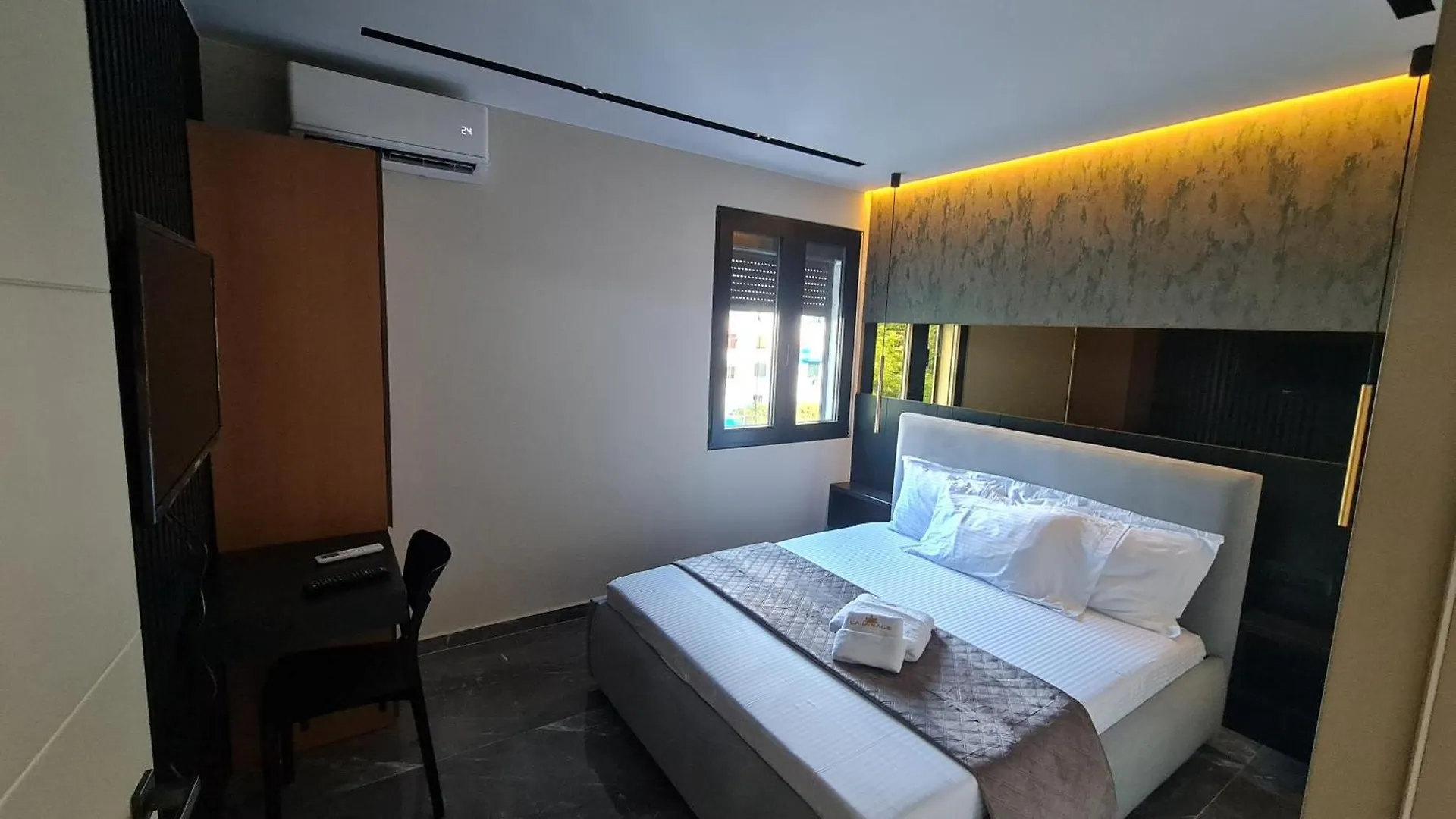 La Mirage Suites & Apartments Tirana 0*,